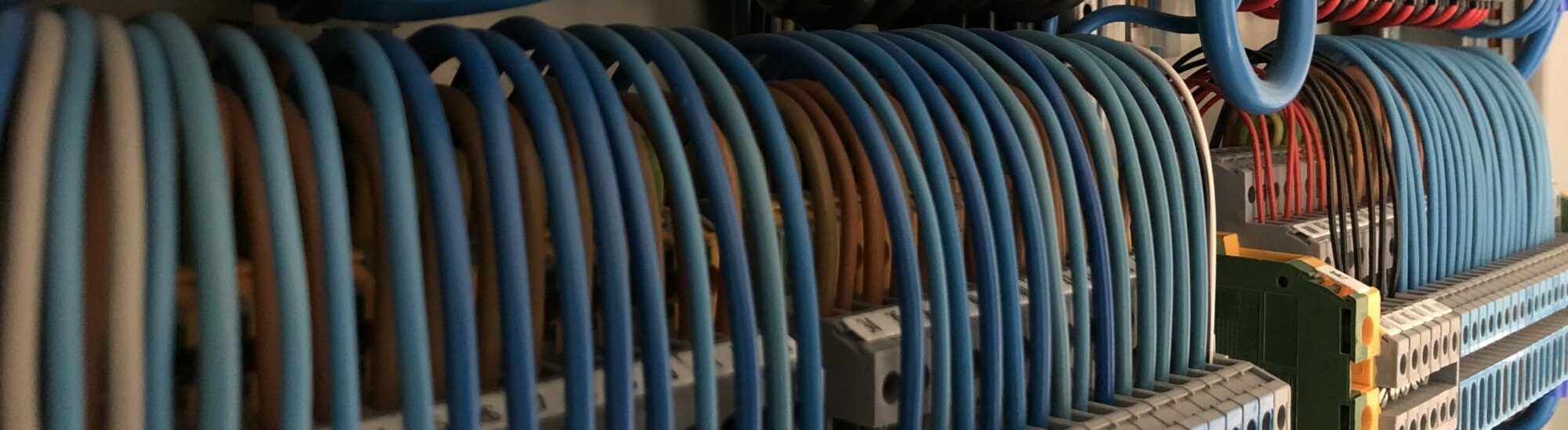 Leitungsverlegung, Hausanschluss und Wandeinbauten